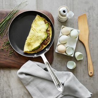 9 "Nonstick omletes panna