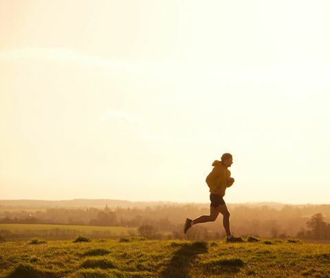 jogger, skriešana, dzeršana uz vietas, kalns, uz, sunset