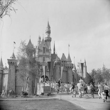 labāko Disneja fotogrāfiju atklāšanas diena Disnejlendā 1955. gadā