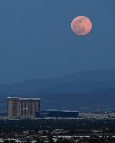 'Pink Moon' ir lielākais supermēnesis 2020. gadā