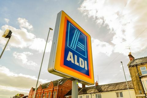 Aldi logo izkārtne Nortamptonas pilsētas centrā