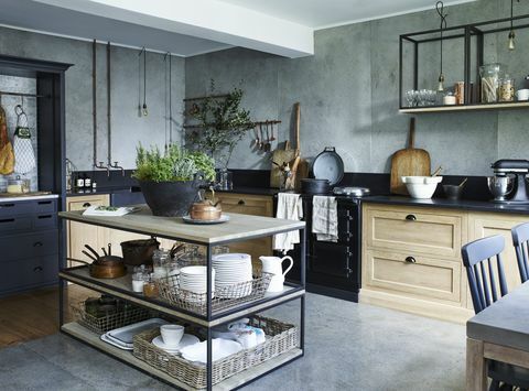 Neptune Henley Oak Kitchen no £ 14 000, lieli Carter kafijas galdiņi, kas sakrauti £ 990 katrs (2)