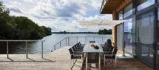 Pārdod burvīgu ezera māju Glosteršīrā