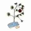Šis 2 pēdu lielais Čārlija Brauna koks atskaņo zemesriekstu dziesmu “Ziemassvētku laiks ir šeit”