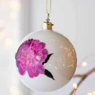 Opāla balti un rozā ziedi, Ziemassvētku eglītes rotājumi