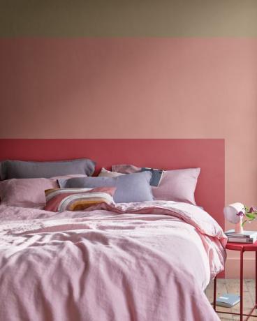 guļamistaba ar rozā krāsu no dulux