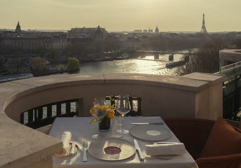 cheval blanc paris hotel, pont neuf, Eifeļa tornis