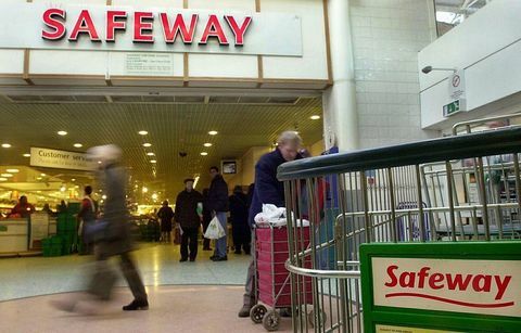 Vispārējs skats uz lielveikalu Safeway Londonas centrā