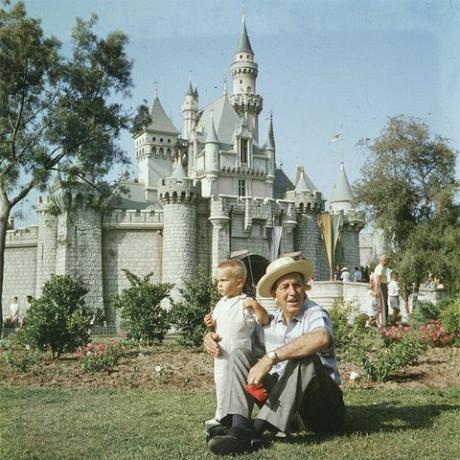 labākās Disneja fotogrāfijas Volta Disnejs un 1955. gads