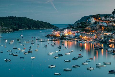 Salcombe, Devon - Salcombe osta, kas uzņemta tieši pēc saulrieta vasaras vakarā.