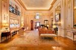 Skatiet Džoanas Riversas 38 miljonu ASV dolāru Versaļas iedvesmoto penthouse