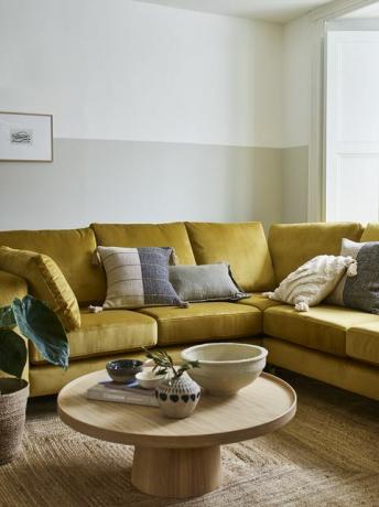 Darcy sinepju dzeltenais stūra dīvāns, mājas skaista kolekcija vietnē dfs