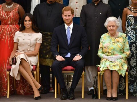 Viņas Majestāte rīko galīgo karalienes jauno līderu apbalvošanas ceremoniju