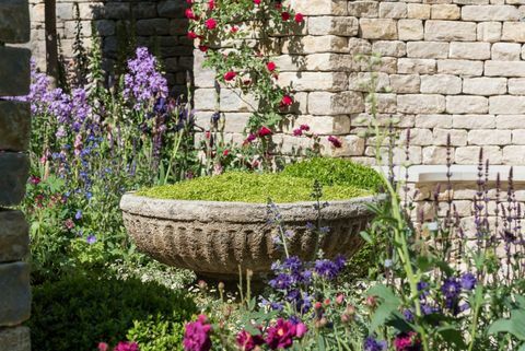 The Claims Guys: Ļoti angļu dārzs, ko projektējusi Janine Crimmins - Amatnieku dārzs - Chelsea Flower Show 2018