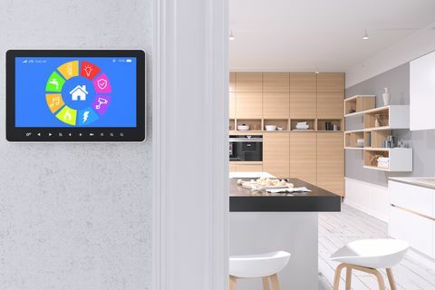 Smart Home Control ar modernu virtuvi