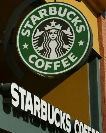 sanfrancisko 22. janvāra faila fotoattēlu zīmes ir redzamas starbucks kafejnīcas priekšpusē 2004. gada 22. janvārī Sanfrancisko, Kalifornijā cenšoties samazināt izmaksas, kafijas ķēde 2008. gada 29. jūlijā paziņoja, ka atlaiž 1000 darbinieku, kas nav veikalā, fotogrāfiju. Justin Sullivangetty attēlus