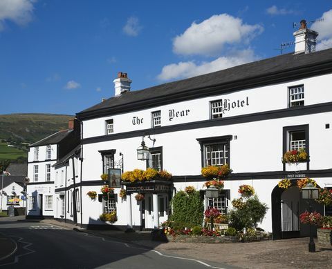 Viesnīca The Bear, Crickhowell. Brecon Beacons nacionālais parks, Powys, Velsa.