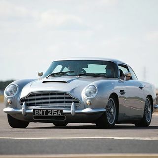 Aston Martin dubultā braukšanas pieredze ar ātrgaitas pasažieru braucienu