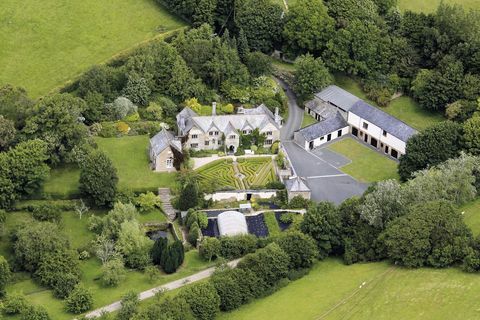 Ranscombe muiža, tiek pārdota astoņu guļamistabu muižas māja ar dārza labirintu Kingsbridge, Devon