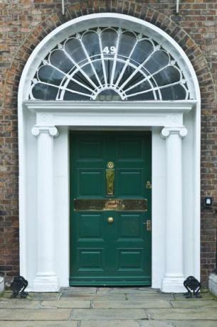 durvju aile jautrības laukums, gruzīnu arhitektūra, Īrija