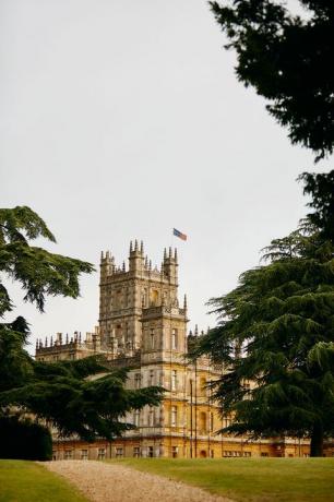 Airbnb x Highclere pils, Downton Abbey mājas