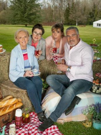 Lieliskā britu maizes izslēgšanas (GBBO) seriālā BBC One - Marija Berija, Sjū Perkins, Mela Giedroiko, Pols Holivuds