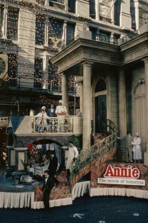 annie float 1981. gada macy's pateicības dienas parādē