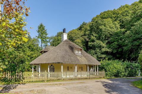 pārdošanā chainbridge lodge salmu māja Devonā